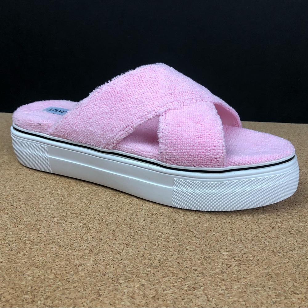 Steve Madden rotation flatflorm sandal pink 8.5 NWT